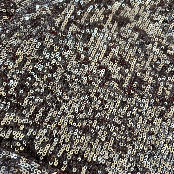 ⭐️ Firm Price ⭐️ Cable and gauge shimmery Medium top - Picture 5 of 9